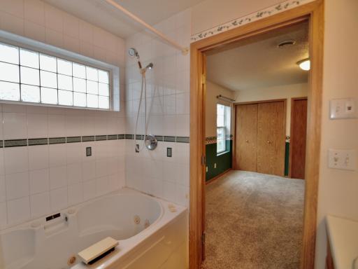 819 W 12 1/2 Avenue W, West Fargo, ND 58078