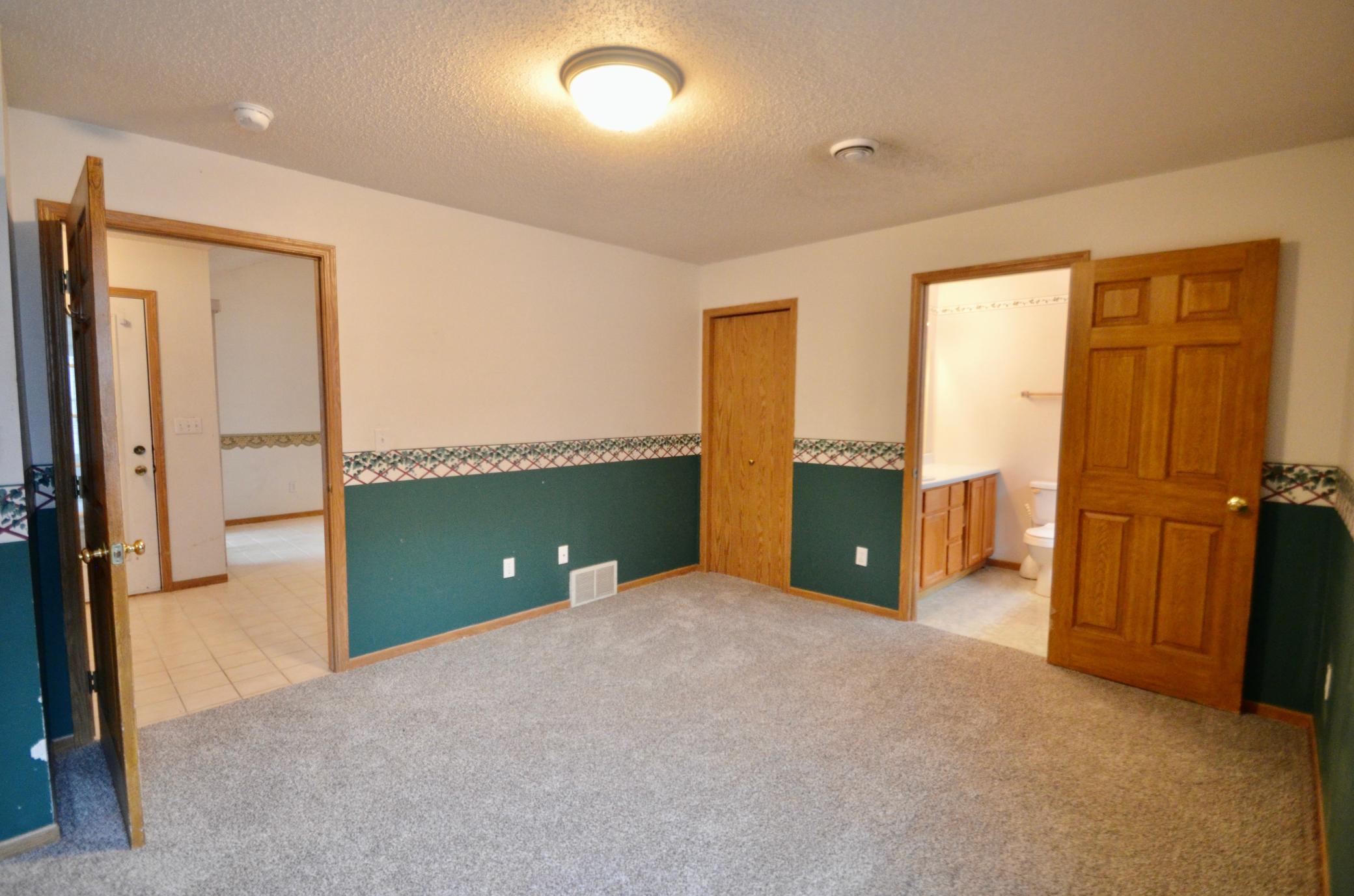 Bedroom 1.JPG