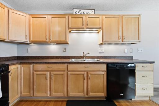 15225 Stonewood Terrace, Burnsville, MN 55306
