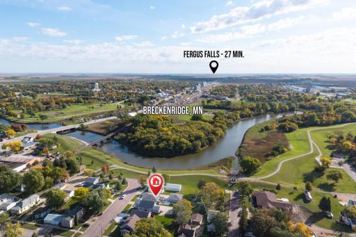115 3rd Avenue S, Wahpeton, ND 58075