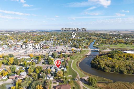 115 3rd Avenue S, Wahpeton, ND 58075