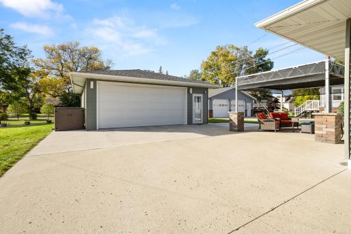 115 3rd Avenue S, Wahpeton, ND 58075