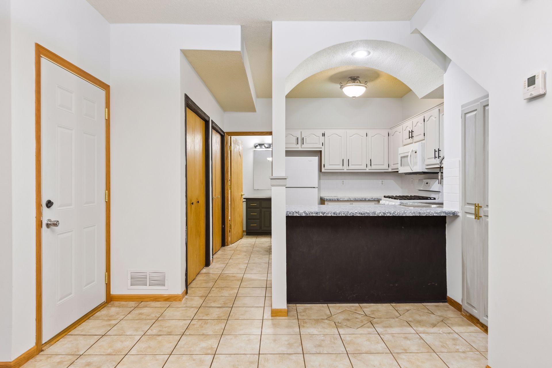 Kitchen and Breakfast Bar