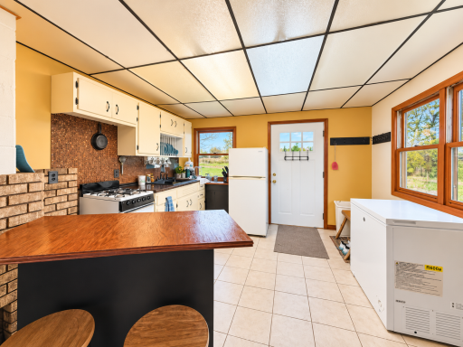 20796 County Road 566, Bovey, MN 55709