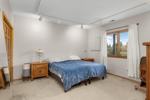 18062 Judicial Way N, Lakeville, MN 55044