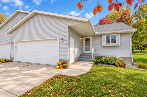 703 2nd Avenue NE, Melrose, MN 56352