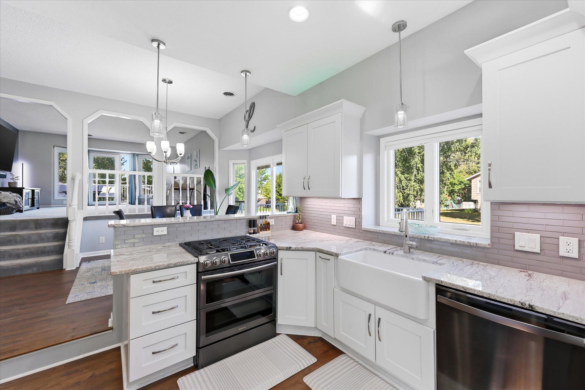 Welcome Home! Bright, natural light shines in.