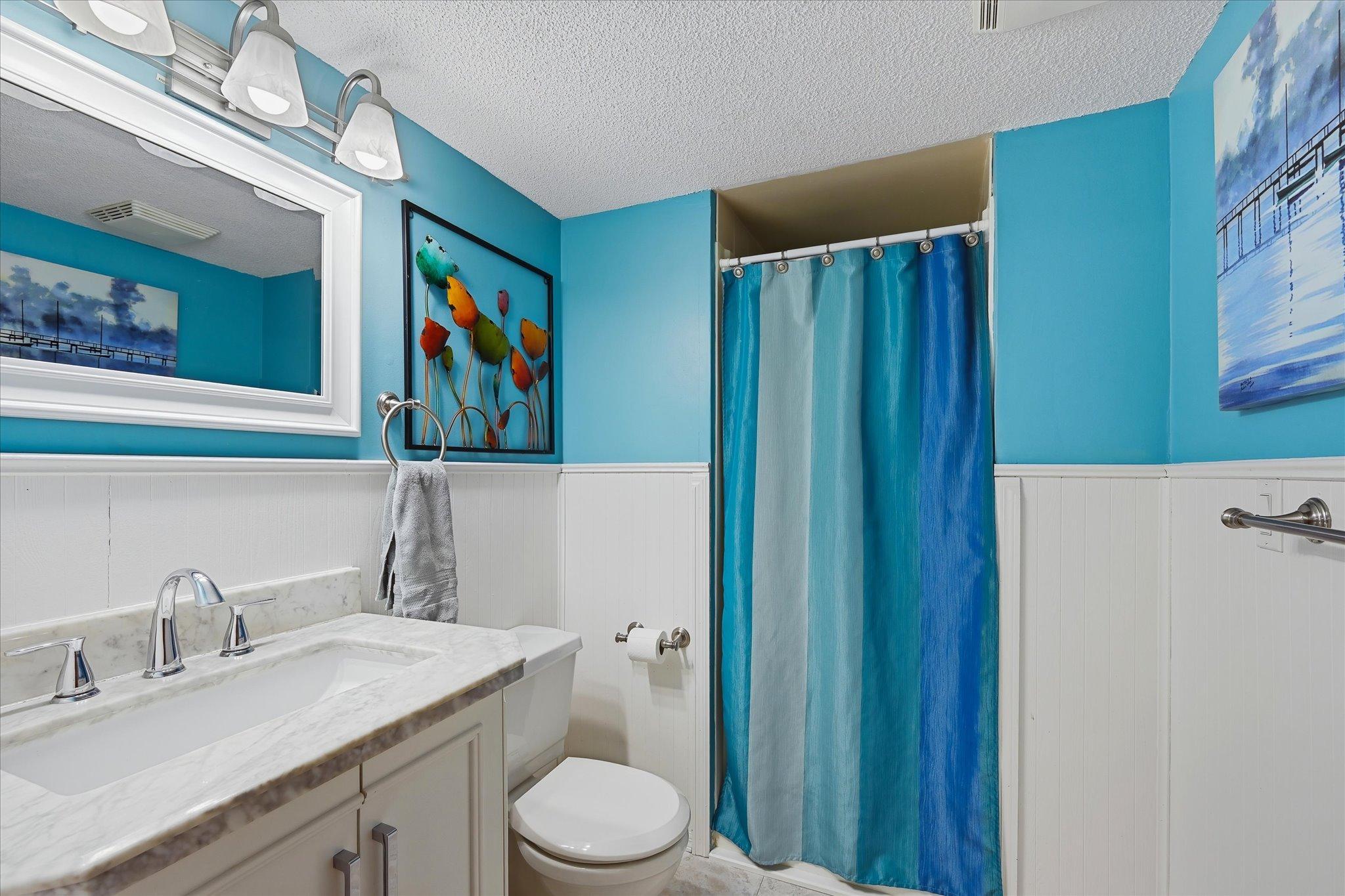 Lower level 3/4 bathroom