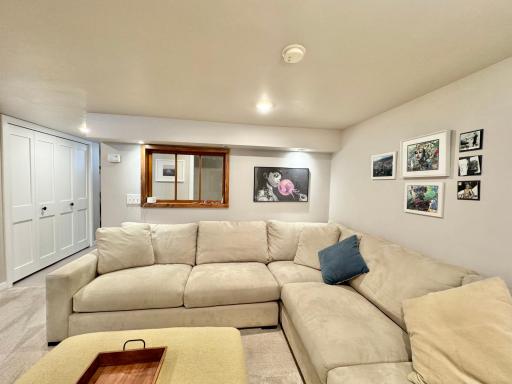 2015 James Avenue, Saint Paul, MN 55105