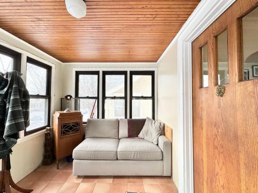 2015 James Avenue, Saint Paul, MN 55105