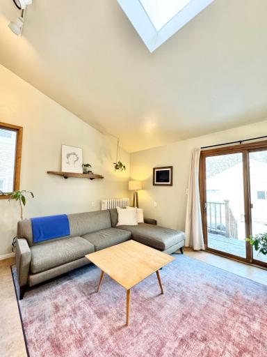 2015 James Avenue, Saint Paul, MN 55105