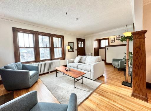 2015 James Avenue, Saint Paul, MN 55105