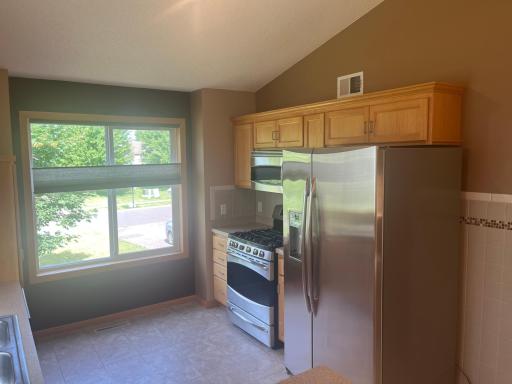 7776 Large Avenue NE, Albertville, MN 55301