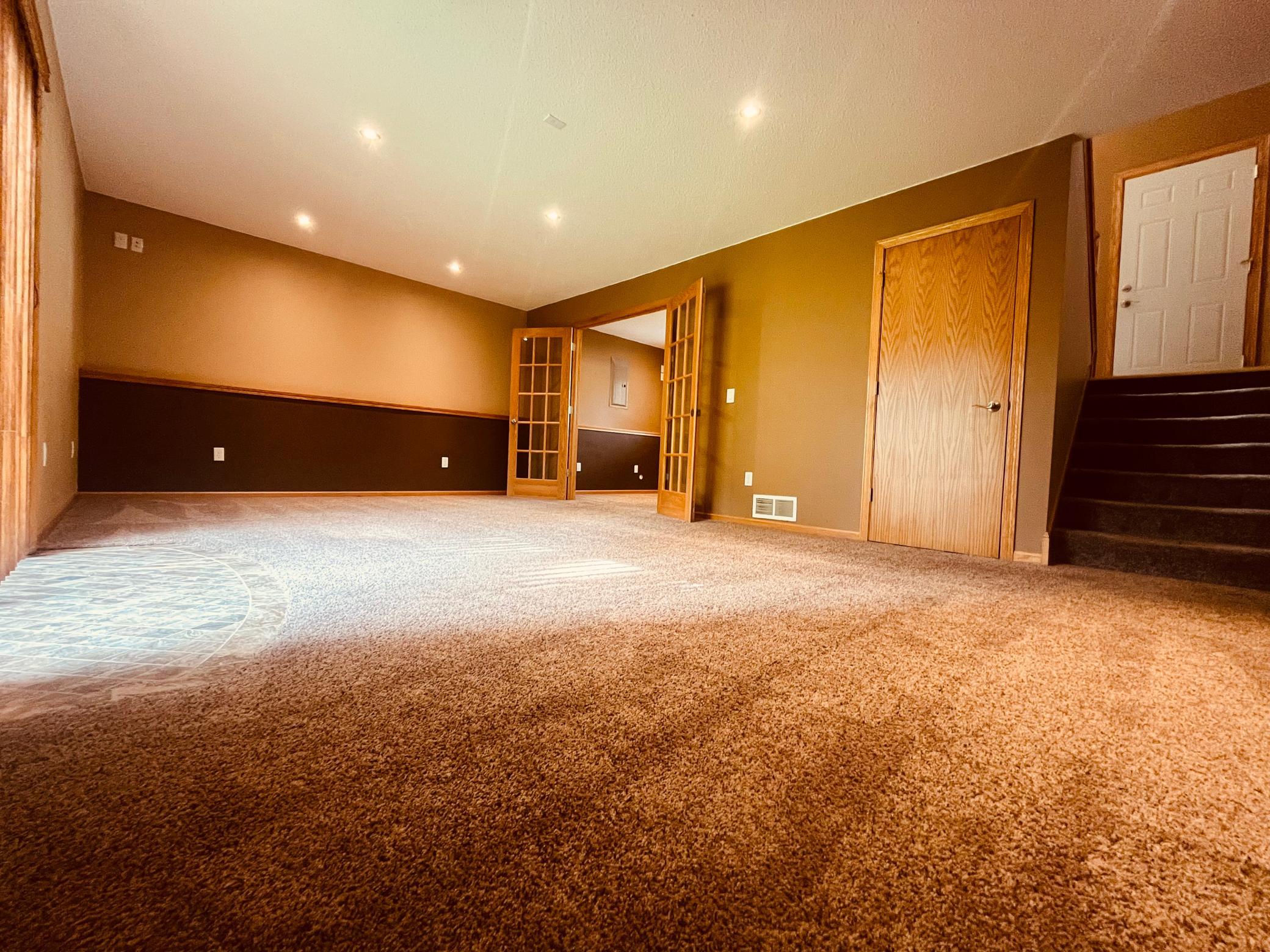 Large family/entertainment area