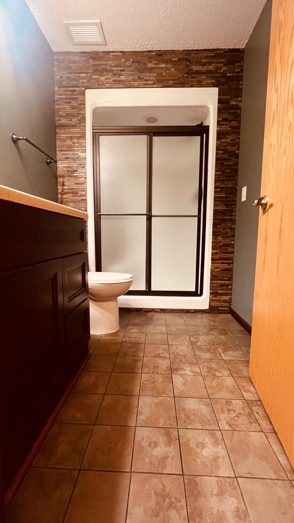 Lower level 3/4 bathroom