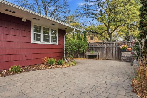 1101 W 53rd Street, Minneapolis, MN 55419