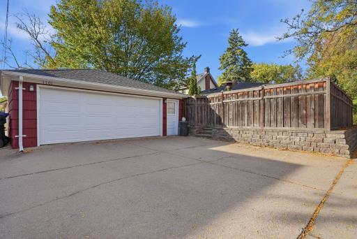 1101 W 53rd Street, Minneapolis, MN 55419