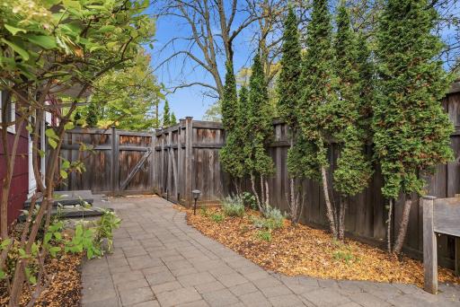 1101 W 53rd Street, Minneapolis, MN 55419
