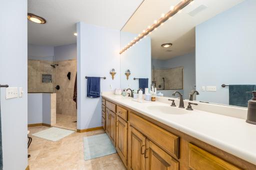 8991 Ferndale Lane, Eden Prairie, MN 55347