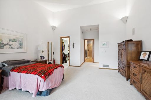 8991 Ferndale Lane, Eden Prairie, MN 55347