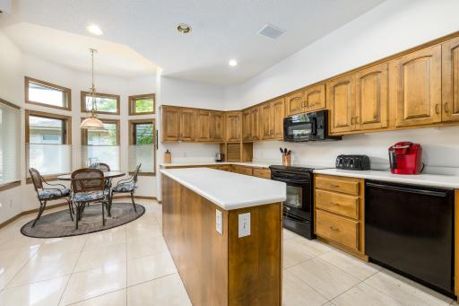8991 Ferndale Lane, Eden Prairie, MN 55347
