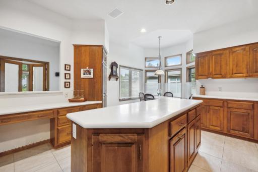 8991 Ferndale Lane, Eden Prairie, MN 55347