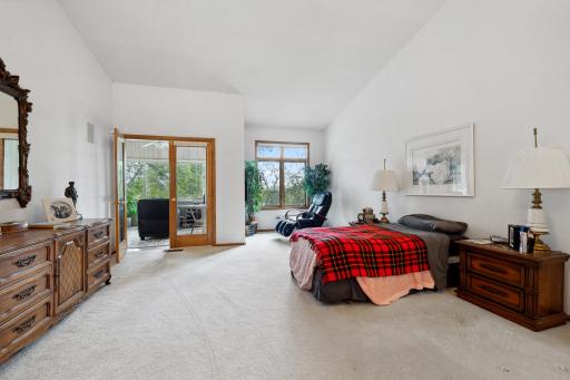 8991 Ferndale Lane, Eden Prairie, MN 55347