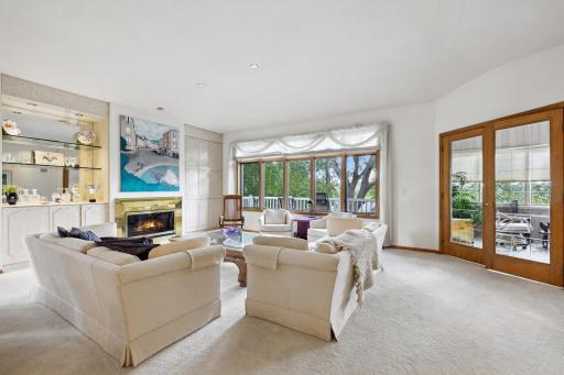 8991 Ferndale Lane, Eden Prairie, MN 55347