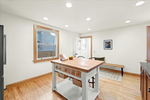2017 Emerson Avenue S, Minneapolis, MN 55405