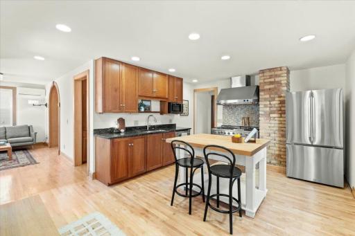 2017 Emerson Avenue S, Minneapolis, MN 55405