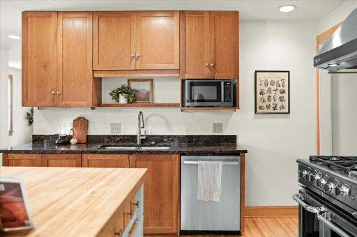 2017 Emerson Avenue S, Minneapolis, MN 55405