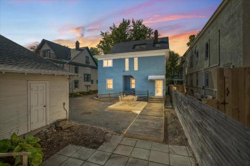 2017 Emerson Avenue S, Minneapolis, MN 55405