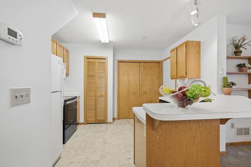 2210 Ranchview Lane N, 121, Plymouth, MN 55447