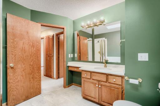 1317 Schooner Court - Web Quality - 019 - 19 Primary Bathroom.jpg