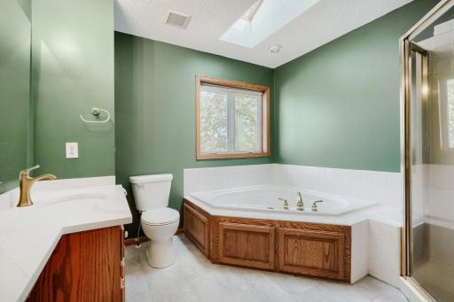 1317 Schooner Court - Web Quality - 020 - 20 Primary Bathroom.jpg