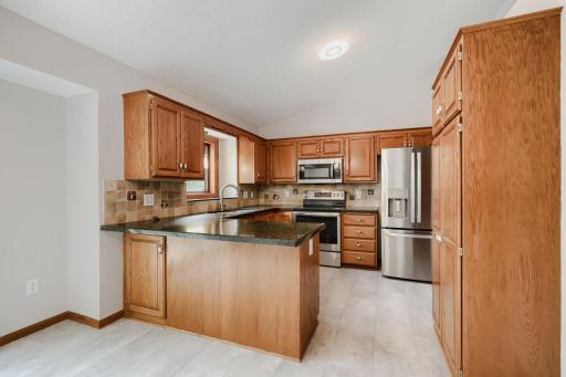 1317 Schooner Court - Web Quality - 012 - 12 Breakfast Area.jpg