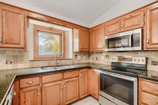 1317 Schooner Court - Web Quality - 011 - 11 Kitchen.jpg