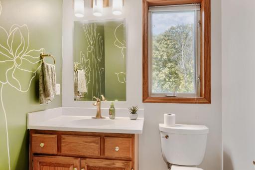 1317 Schooner Court - Web Quality - 015 - 15 Powder Room.jpg