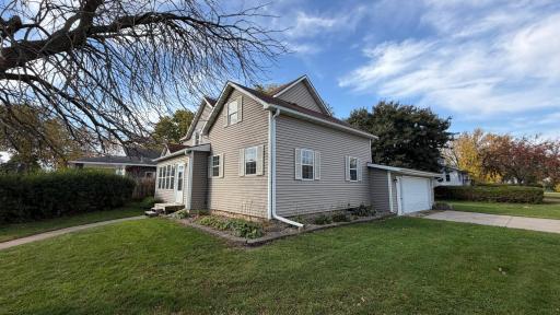 311 Center Avenue S, Eyota, MN 55934
