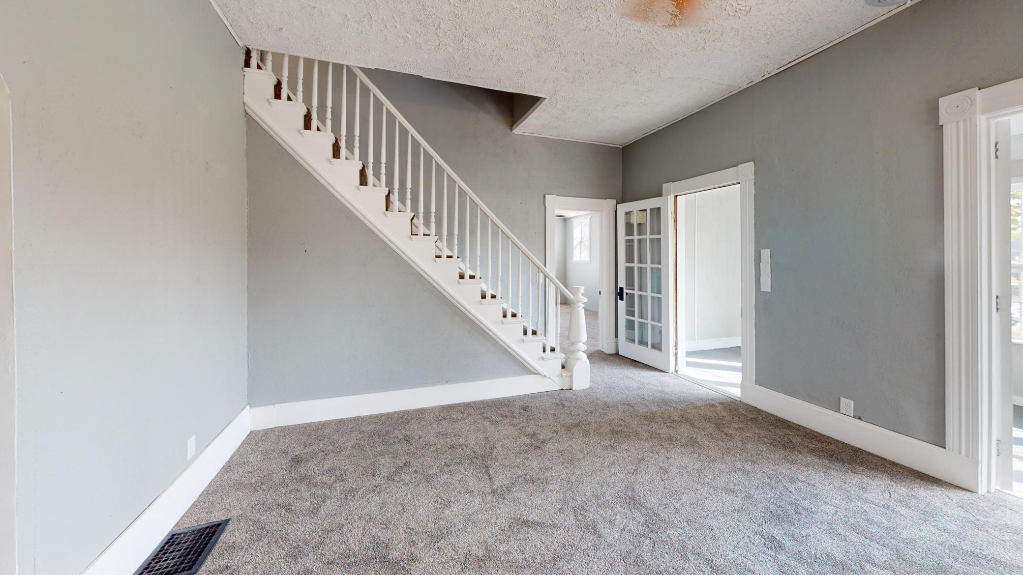 311-Center-Ave-S-Living-Room 4.jpg