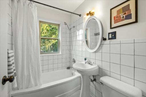 3624 Colfax Avenue S, 101, Minneapolis, MN 55409