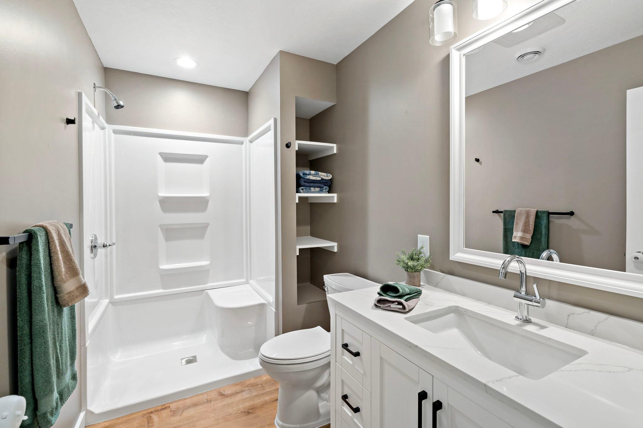 Lower level 3/4 bath.