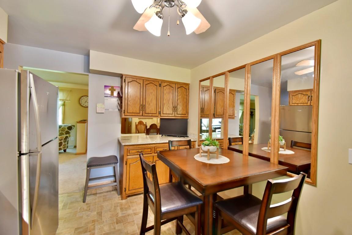 110 Eat In Kitchen-Dining room.jpeg