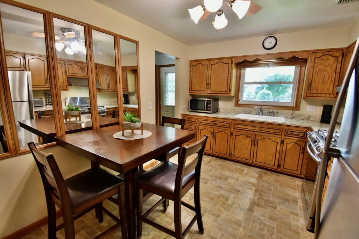 109 Eat In Kitchen-Dining Room.jpeg