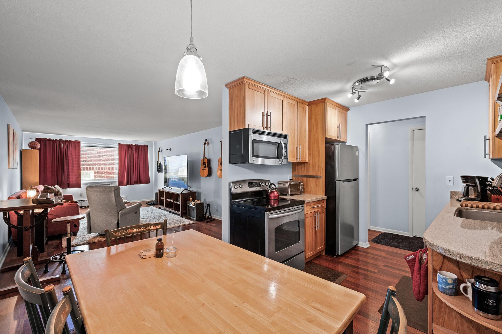1901 Emerson Ave S #303