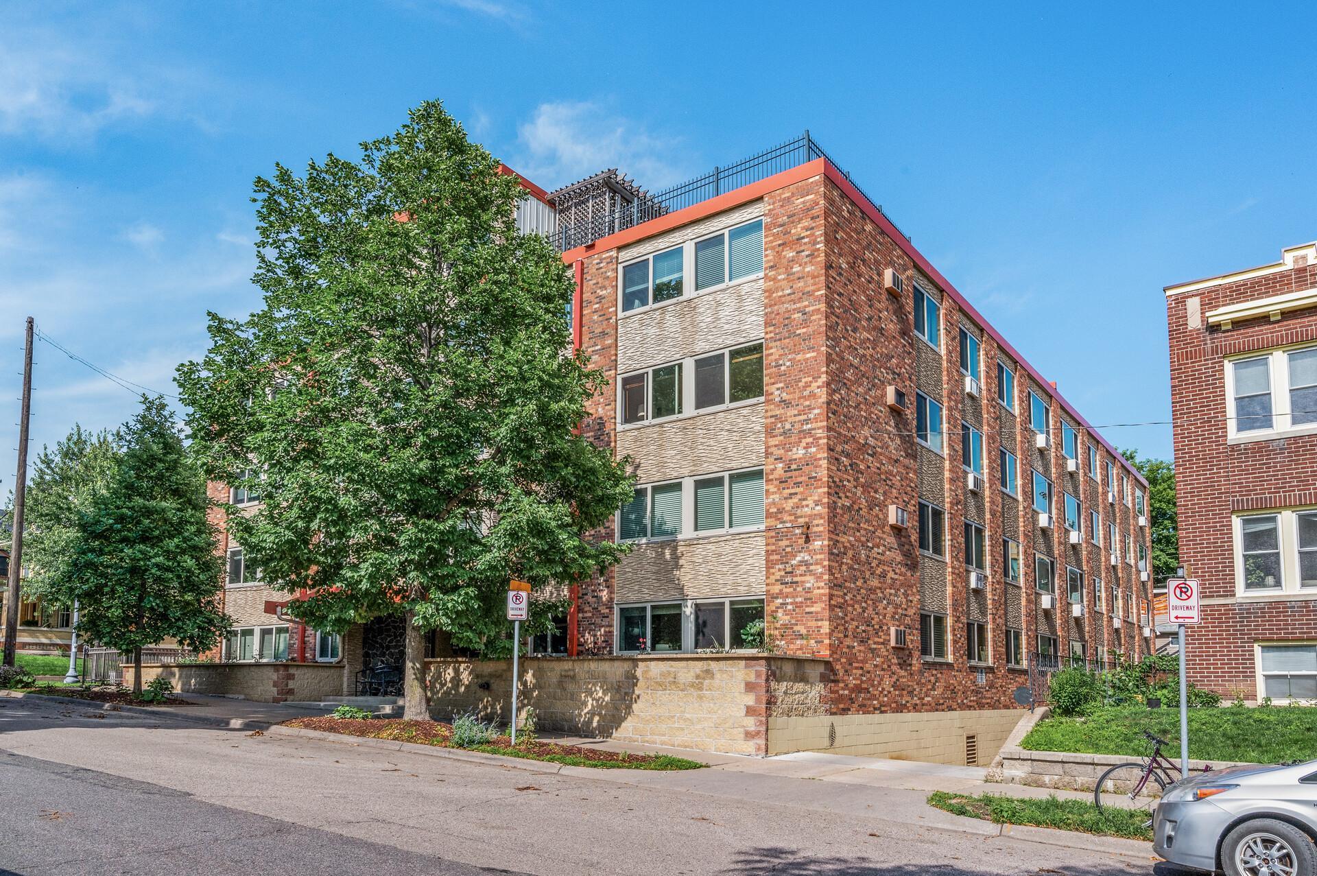 1901 Emerson Ave S #303