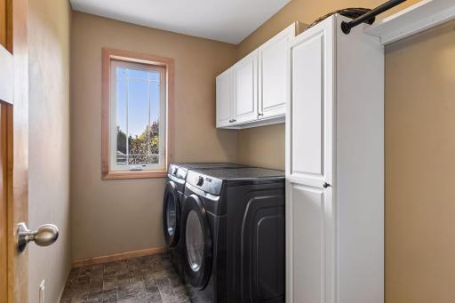 6033 Summit Court S, Cottage Grove, MN 55016