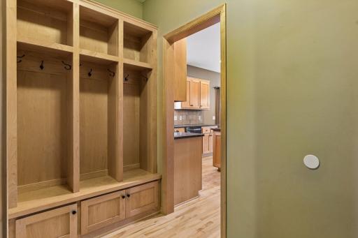 6033 Summit Court S, Cottage Grove, MN 55016