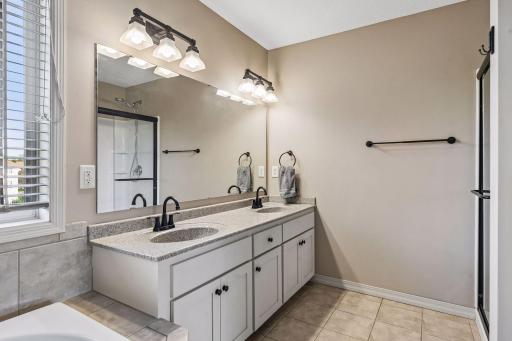 6033 Summit Court S, Cottage Grove, MN 55016