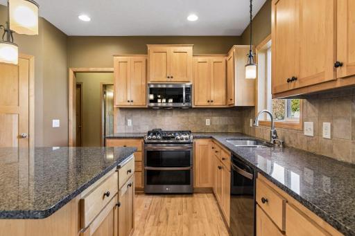 6033 Summit Court S, Cottage Grove, MN 55016
